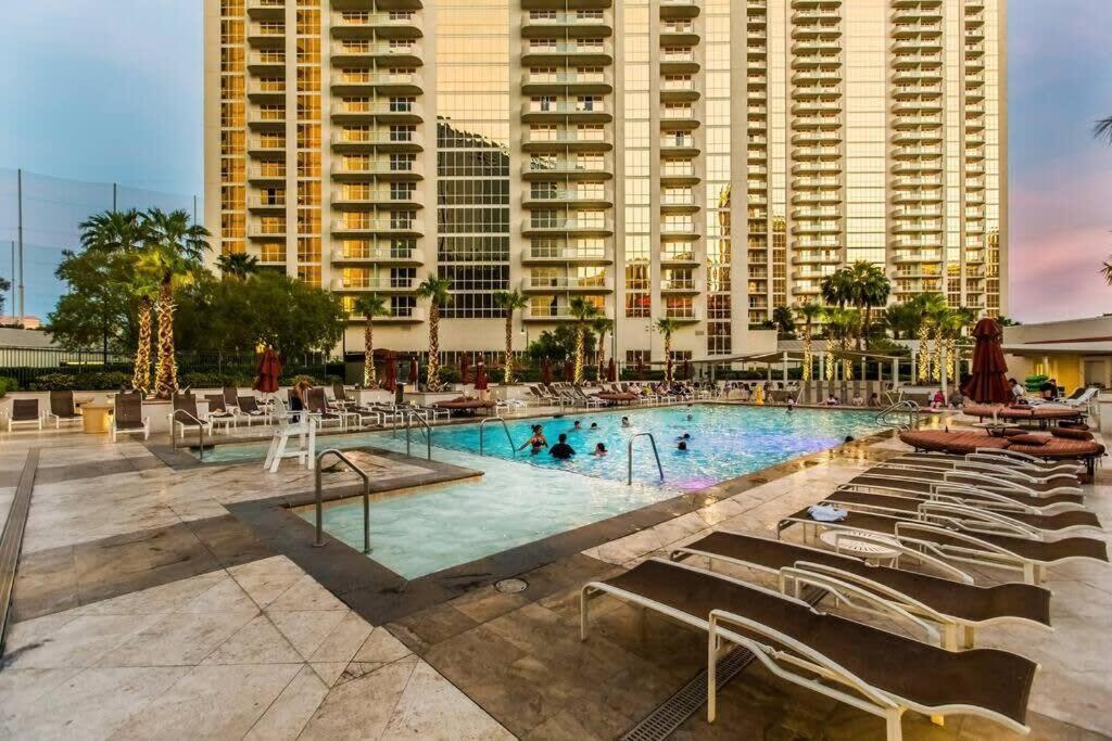 Mgm Penthouse Oversize Balcony 33714 Las Vegas Exterior photo